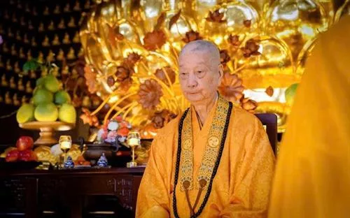 Venerable Thich Tri Quang speaks about the meaning of chanting the Medicine Buddha Sutra and reciting the name of the Medicine Buddha.
